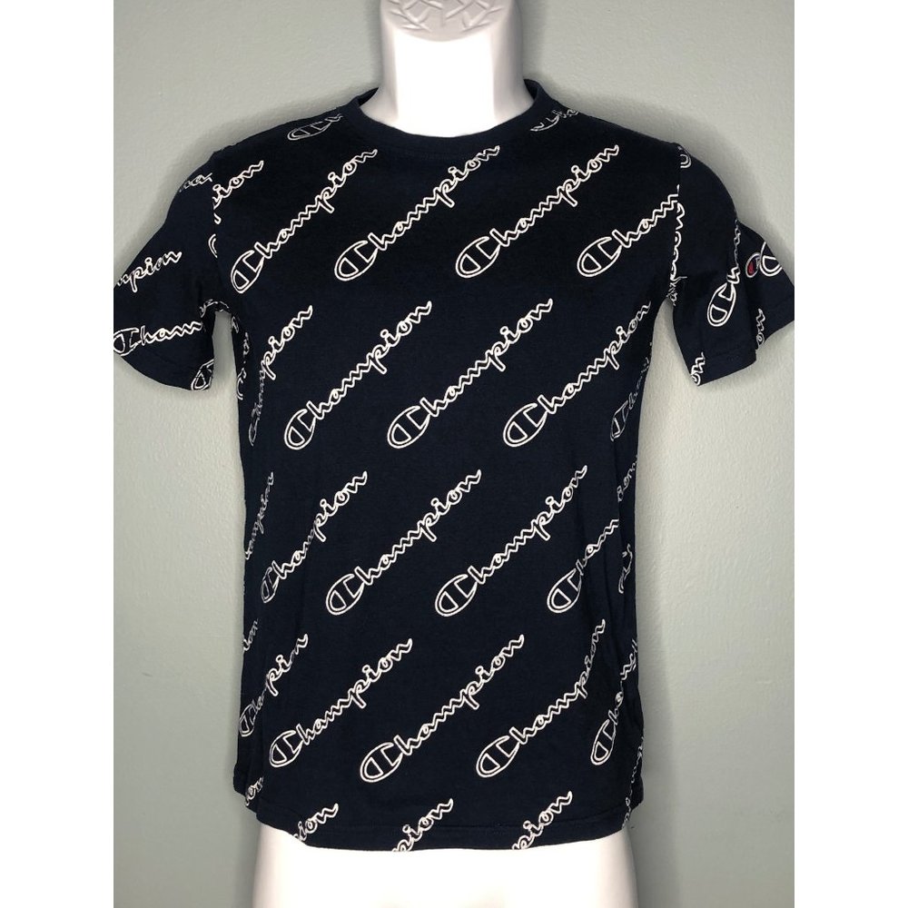 Champion logo boy shirt large